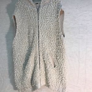 Free People white oversized popcorn zip-up sweater vest, size S.